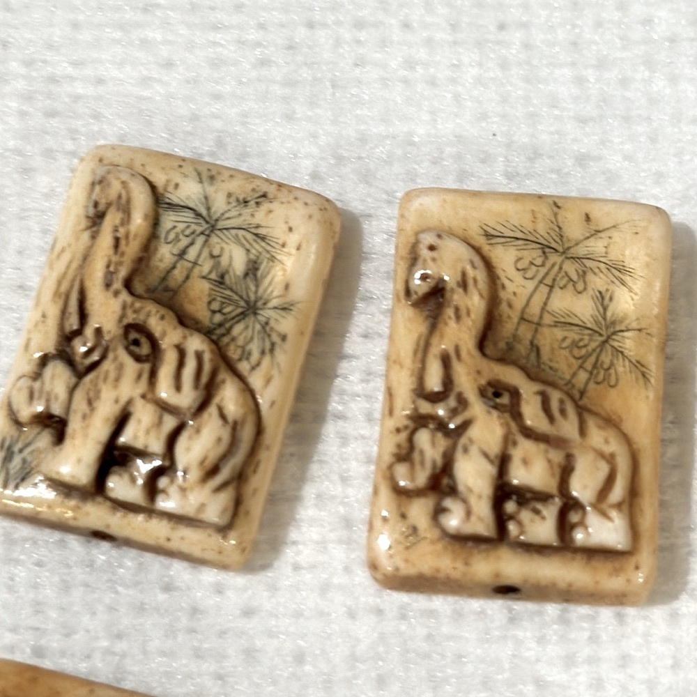 Six hand carved bone elephants square beads hole top and bottom - Picture 7 of 15
